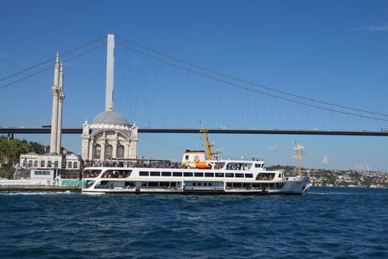 REGULAR BASıS HALF DAY BOSPHORUS CRUISE TOUR (Morning) Tour 4M 